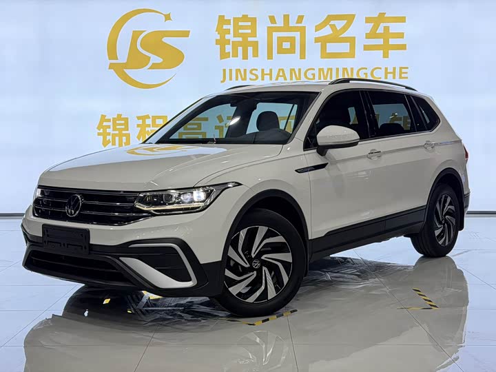 Фото 1 - Volkswagen Tiguan L Pro