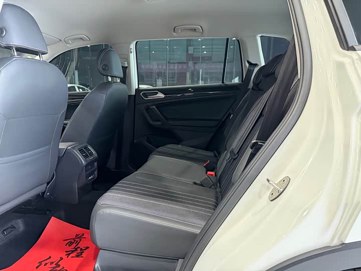 Фото 15 - Volkswagen Tiguan L Pro