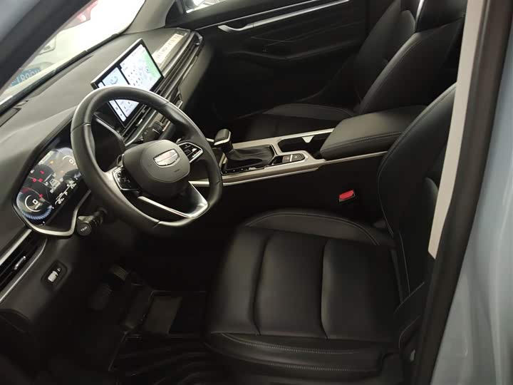 Фото 15 - Geely Emgrand