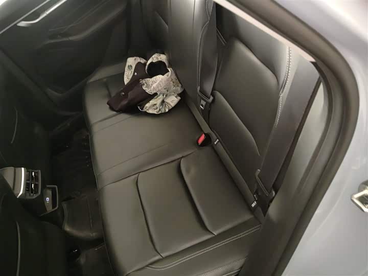 Фото 17 - Geely Emgrand