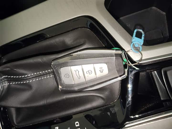 Фото 9 - Geely Emgrand