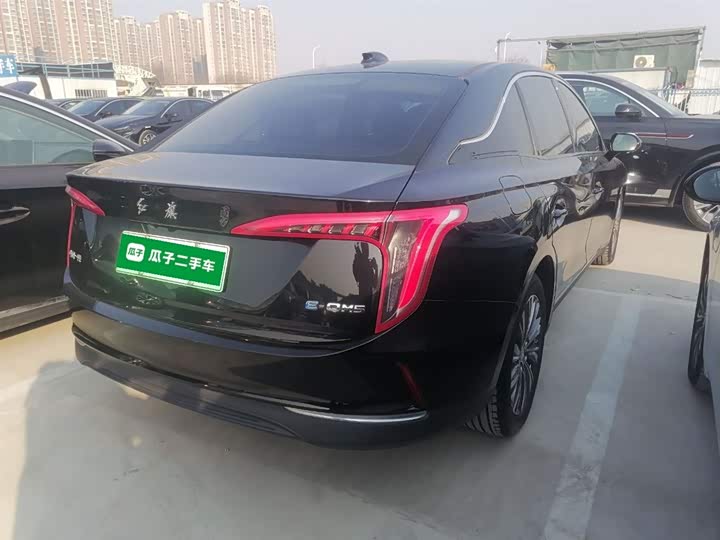 Фото 7 - Hongqi E-QM5