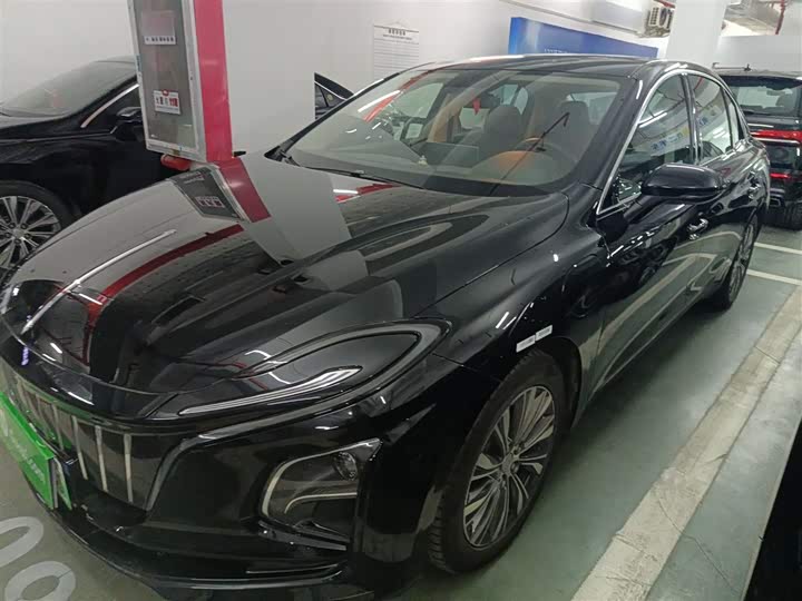 Фото 1 - Hongqi E-QM5