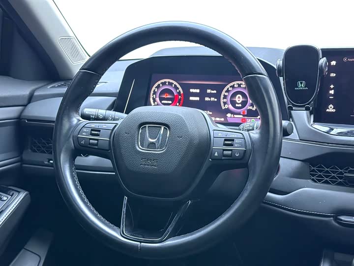 Фото 12 - Honda Accord