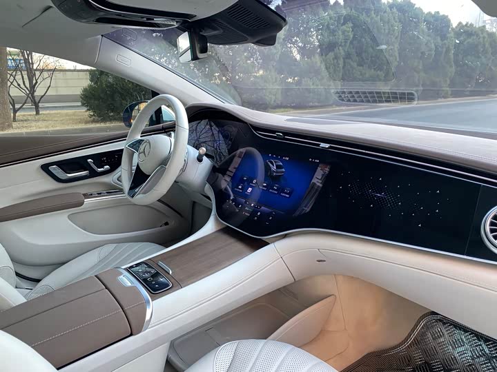 Фото 12 - Mercedes-Benz EQS