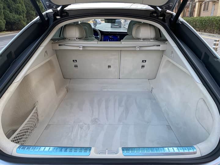 Фото 16 - Mercedes-Benz EQS