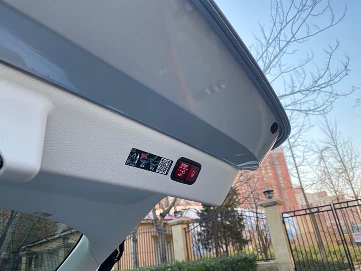 Фото 17 - Mercedes-Benz EQS