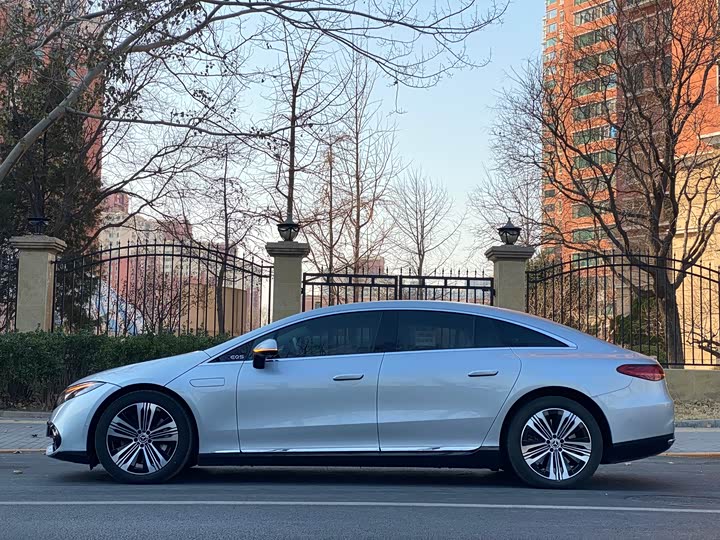 Фото 2 - Mercedes-Benz EQS