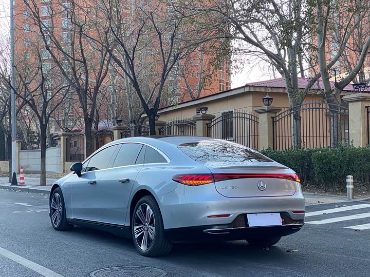 Фото 3 - Mercedes-Benz EQS