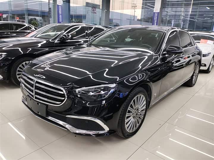 Фото 2 - Mercedes-Benz E-Class