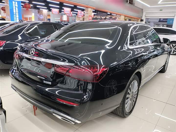 Фото 7 - Mercedes-Benz E-Class