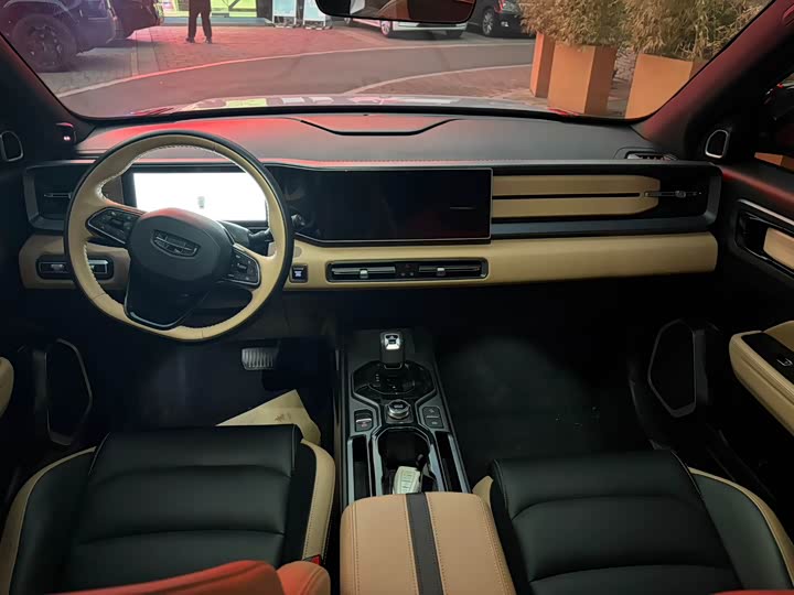 Фото 12 - Geely Icon