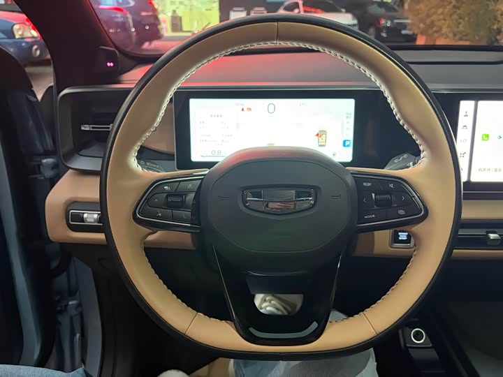 Фото 14 - Geely Icon