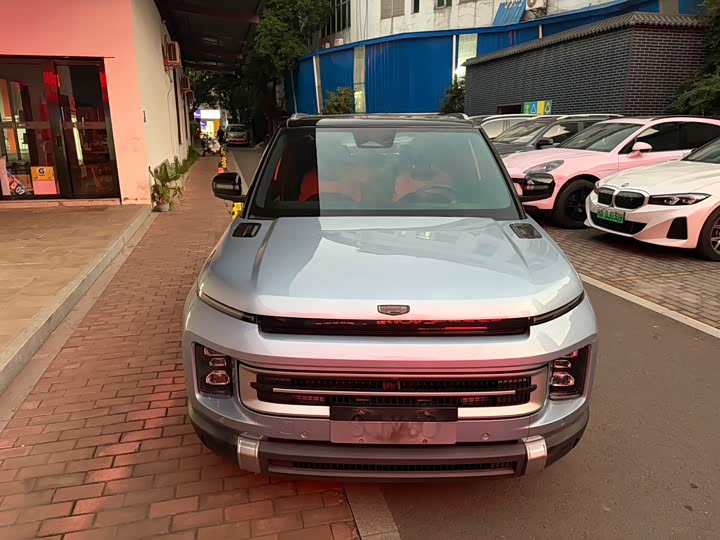 Фото 2 - Geely Icon