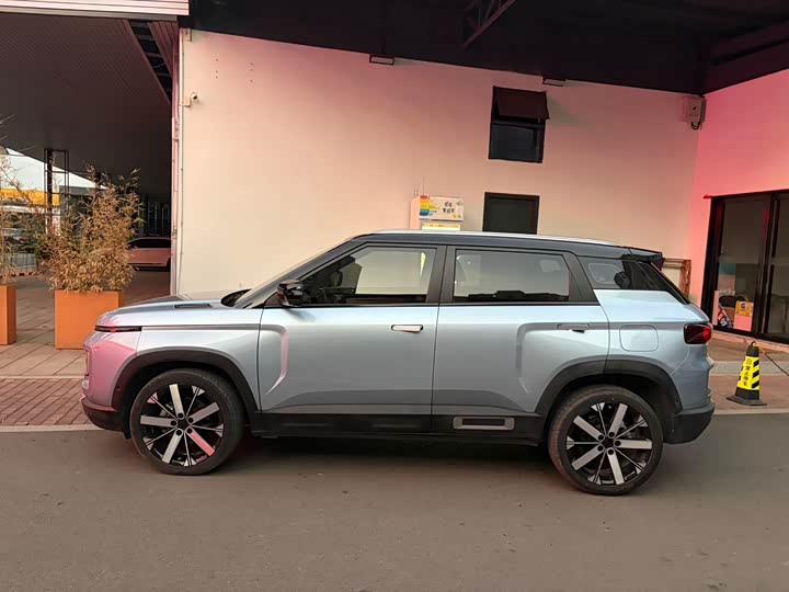 Фото 4 - Geely Icon