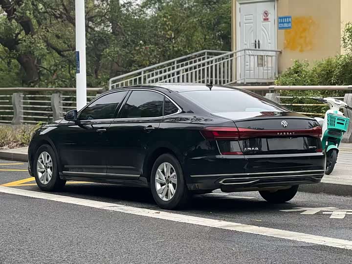 Фото 3 - Volkswagen Passat