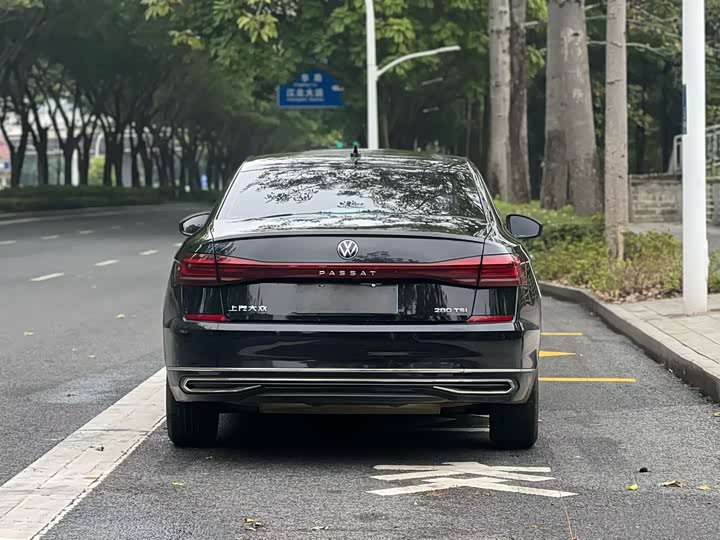 Фото 8 - Volkswagen Passat