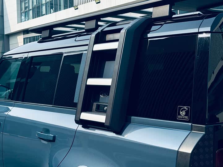 Фото 10 - Land Rover Defender