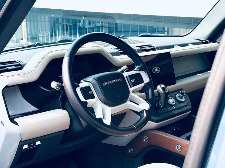 Фото 16 - Land Rover Defender