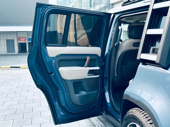 Фото 19 - Land Rover Defender