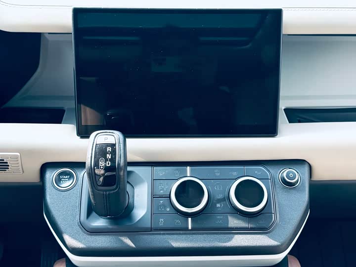 Фото 24 - Land Rover Defender