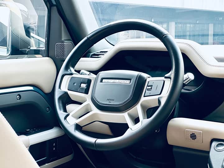 Фото 26 - Land Rover Defender