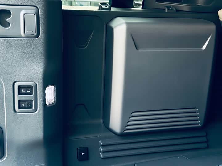 Фото 31 - Land Rover Defender