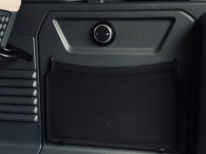 Фото 32 - Land Rover Defender