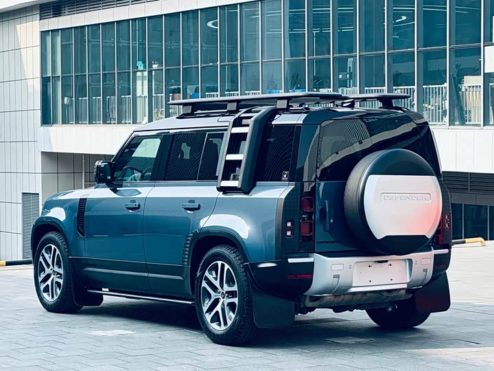 Фото 8 - Land Rover Defender