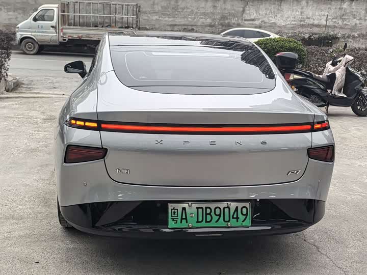Фото 3 - XPeng P7