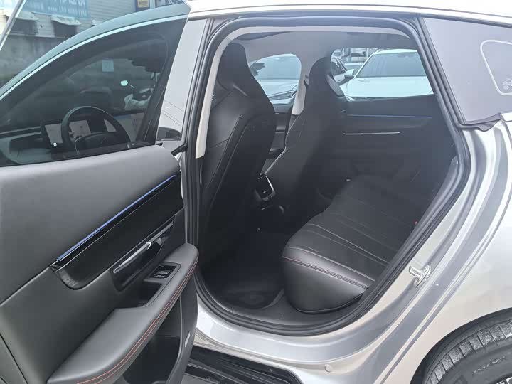 Фото 8 - XPeng P7