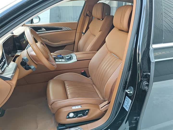 Фото 15 - Hongqi H9