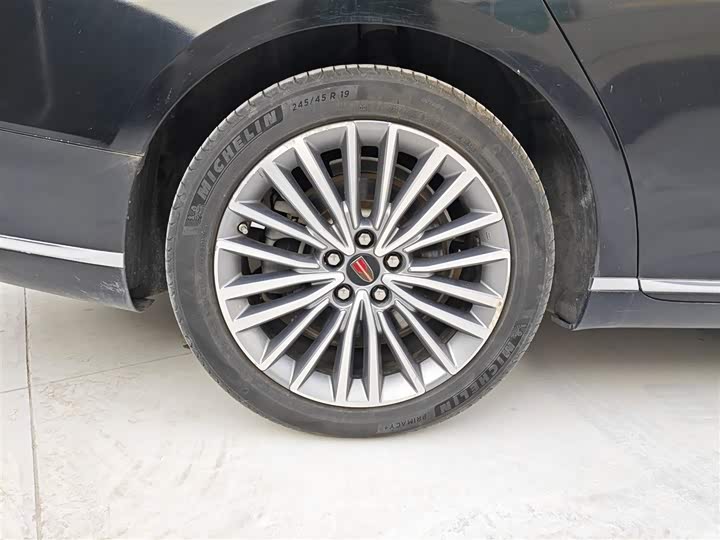 Фото 26 - Hongqi H9