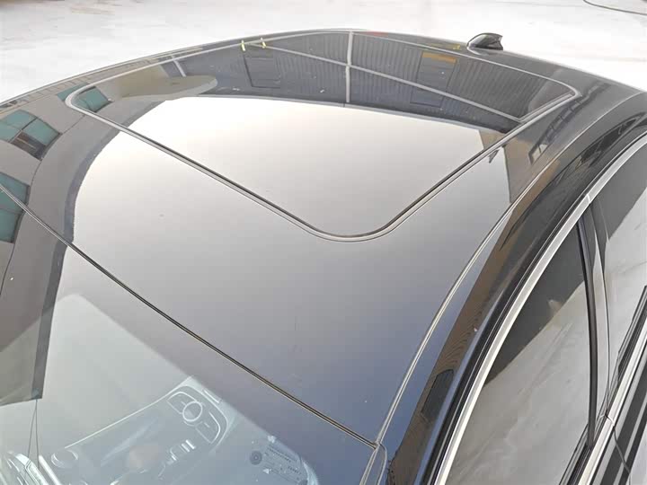 Фото 27 - Hongqi H9