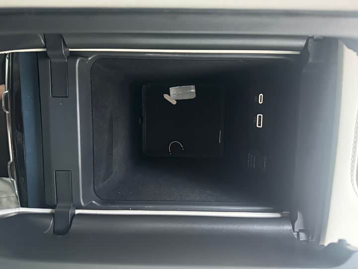 Фото 17 - Zeekr 001