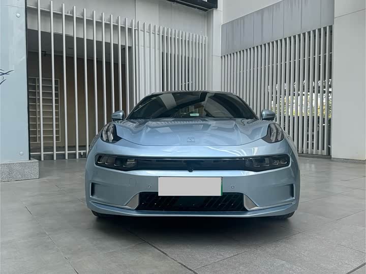 Фото 2 - Zeekr 001