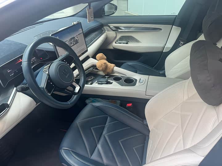 Фото 4 - Zeekr 001