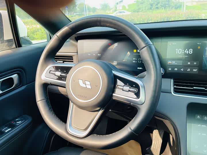 Фото 10 - LiXiang One