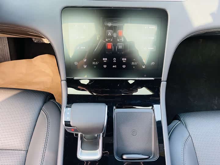 Фото 7 - LiXiang One