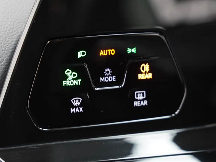 Фото 11 - Volkswagen Golf