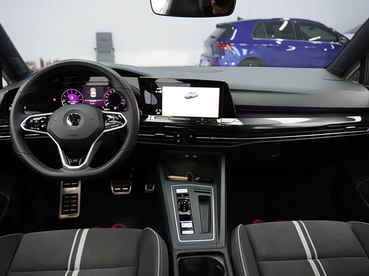 Фото 18 - Volkswagen Golf