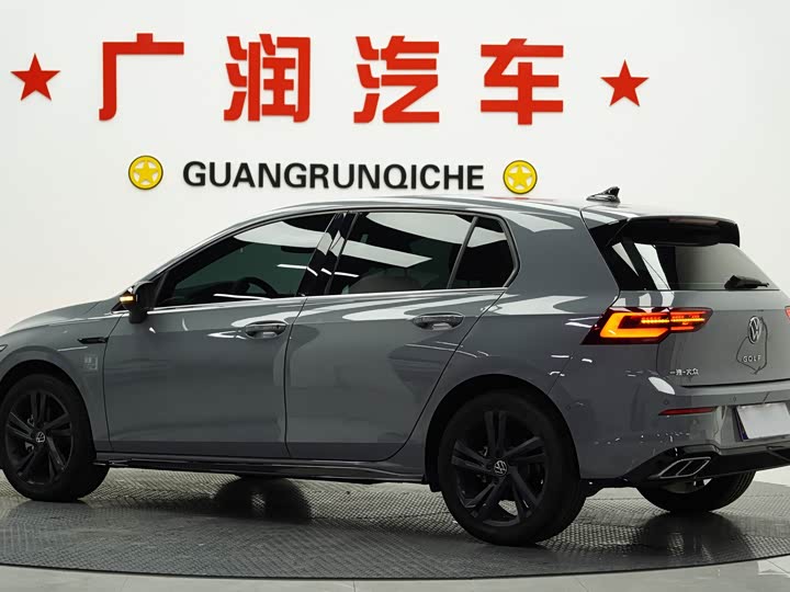 Фото 3 - Volkswagen Golf