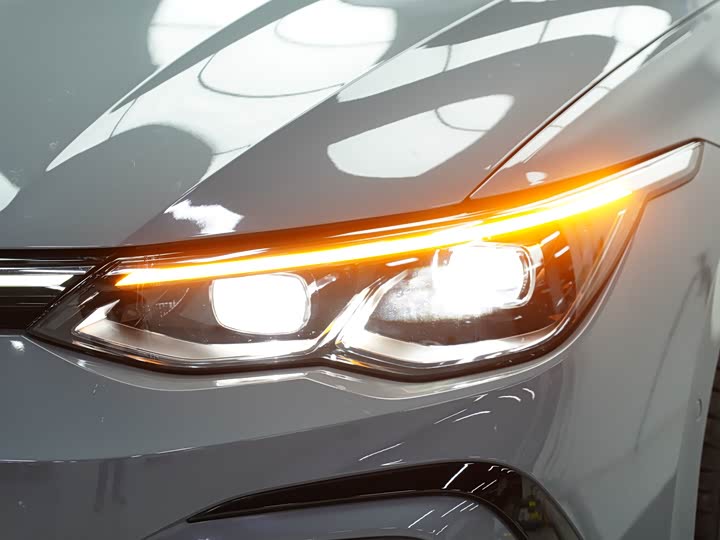 Фото 7 - Volkswagen Golf