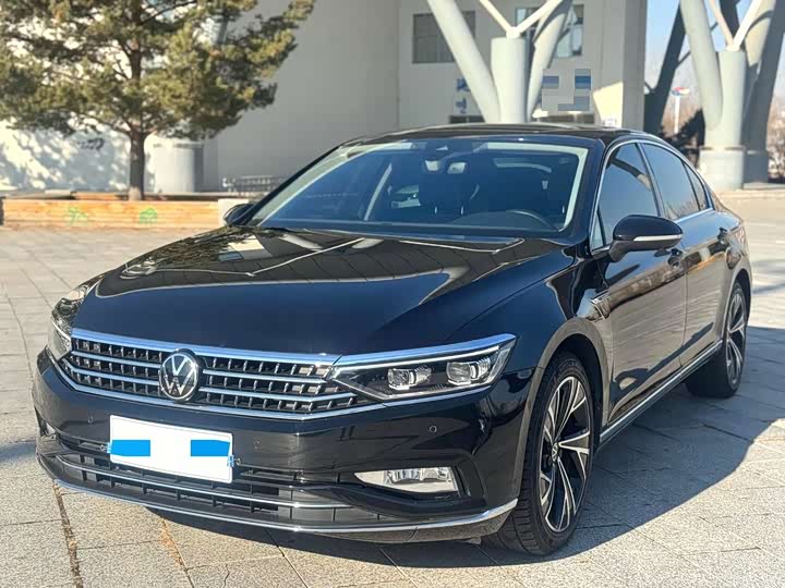 Фото 1 - Volkswagen Magotan