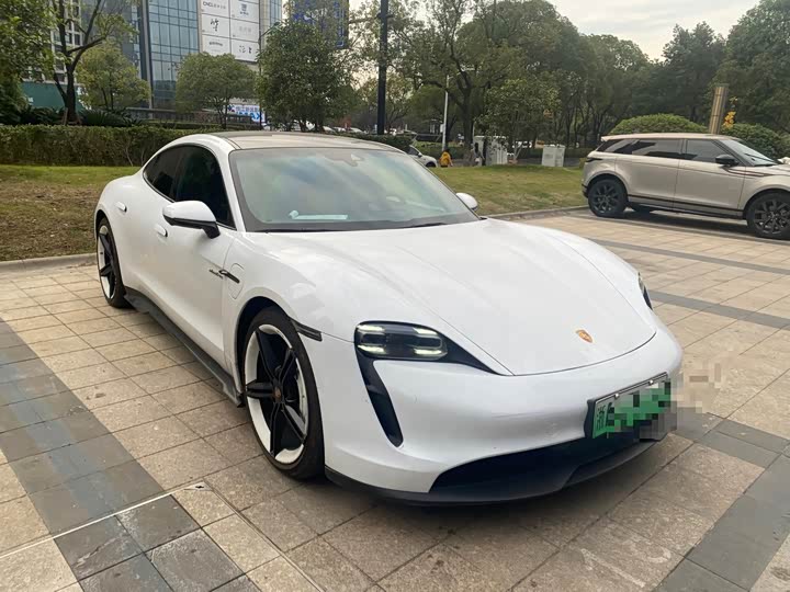 Фото 3 - Porsche Taycan