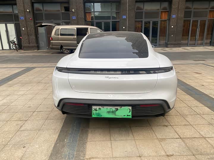 Фото 5 - Porsche Taycan