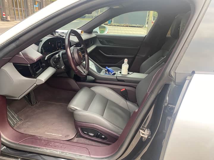 Фото 7 - Porsche Taycan