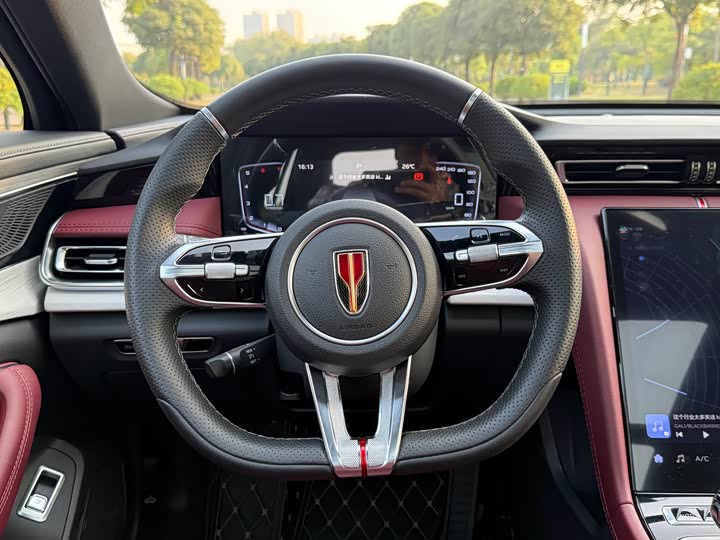 Фото 16 - Hongqi H5