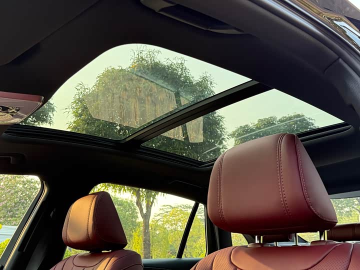 Фото 21 - Hongqi H5