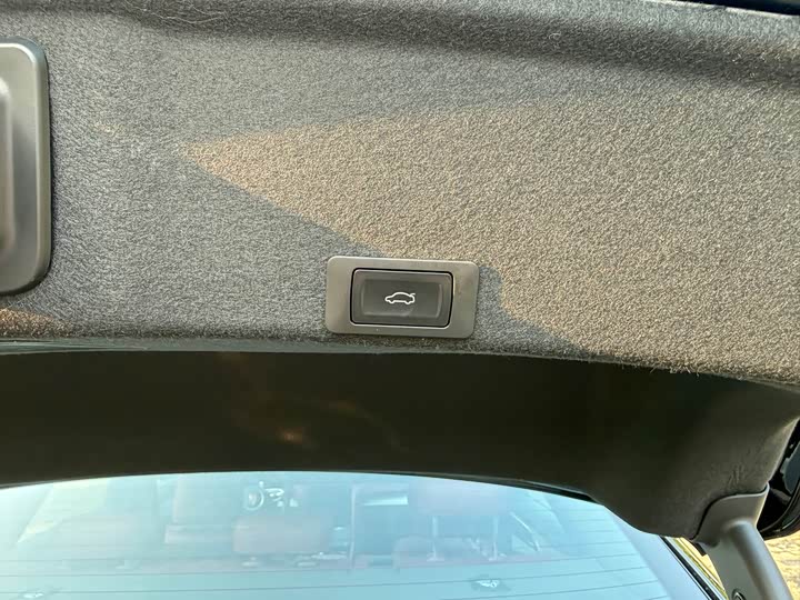 Фото 26 - Hongqi H5